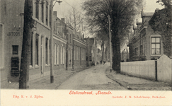 6804 Gezicht in de Stationsstraat te Abcoude (gemeente Abcoude-Baambrugge), uit het zuidwesten.